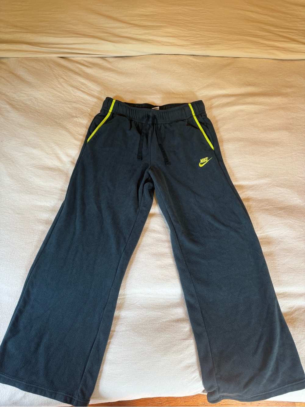 Nike Women’s Green Fleece Wide-Leg Sweatpants